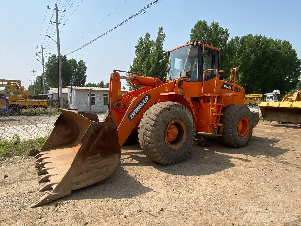 Doosan DL503 バックホーローダー