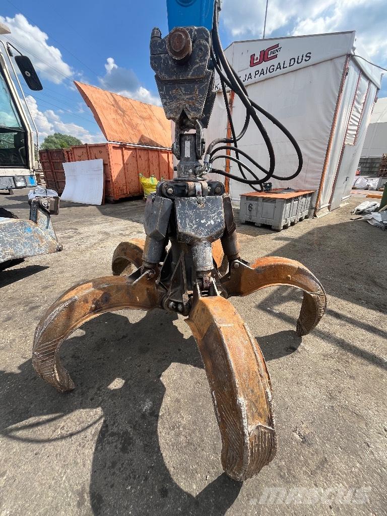 Fuchs MHL 320 廃棄物／工業産廃処理機