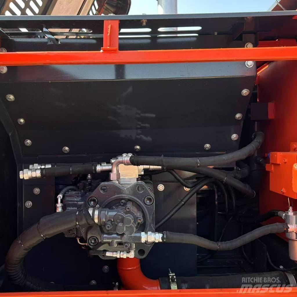 Doosan 225LC-9c 大型油圧ショベル12t以上（パワーショベル・ユンボ）