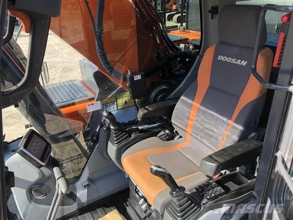 Doosan DX 300 大型油圧ショベル12t以上（パワーショベル・ユンボ）