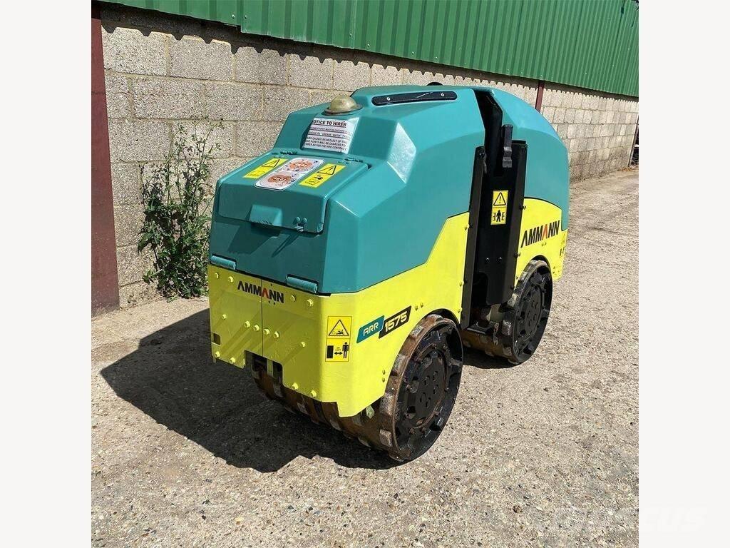 Ammann ARR 1575 タンデムローラ