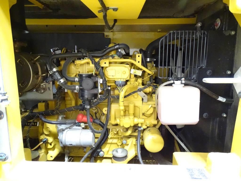 CAT 307.5 中型油圧ショベル 7ｔ-12ｔ（ユンボ・パワーショベル・バックホー）