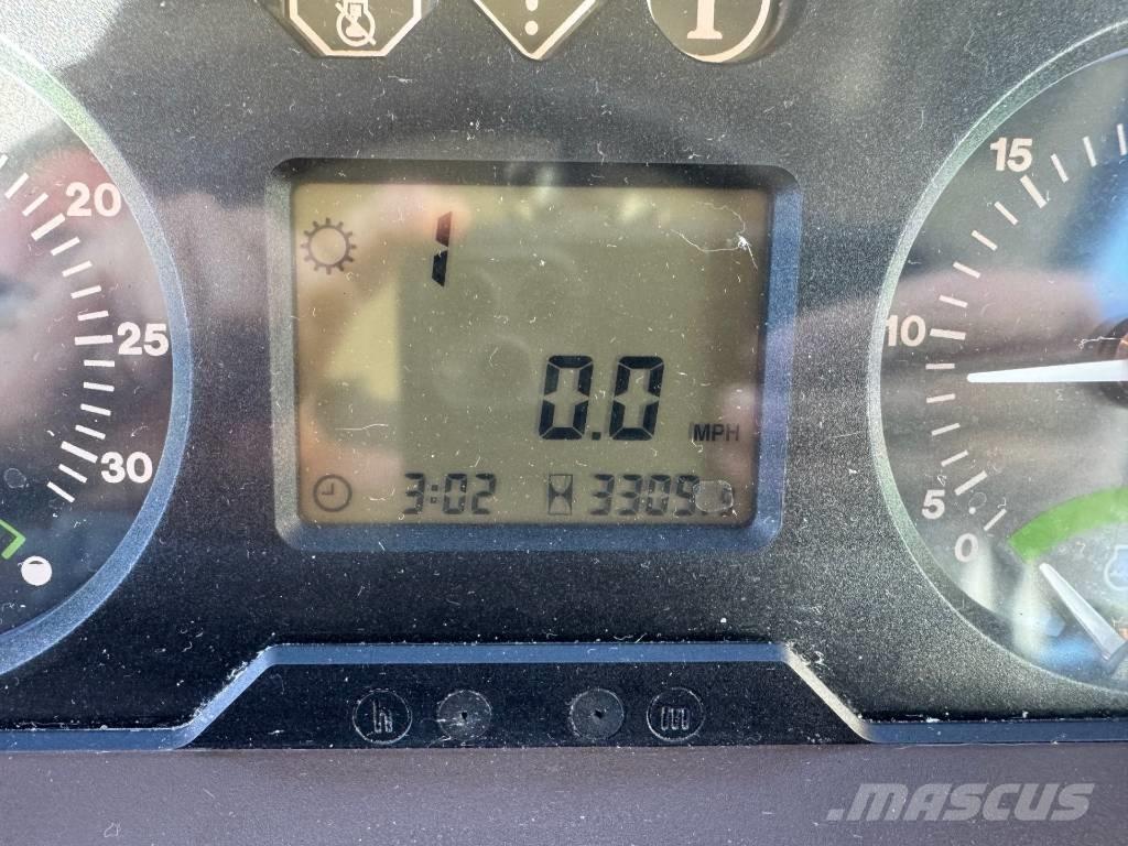 John Deere 6120 トラクター