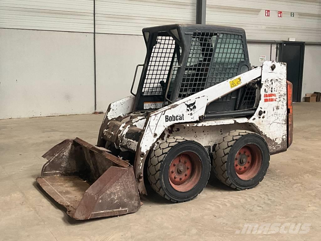 Bobcat S 130 スキッドステアローダー