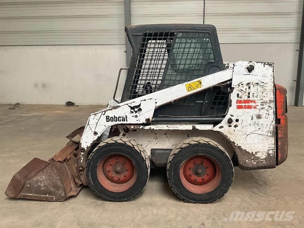 Bobcat S 130 スキッドステアローダー