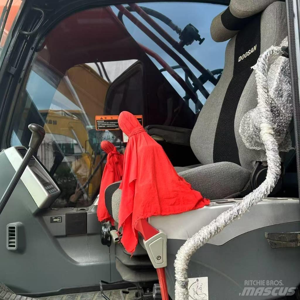 Doosan 225LC-9 大型油圧ショベル12t以上（パワーショベル・ユンボ）