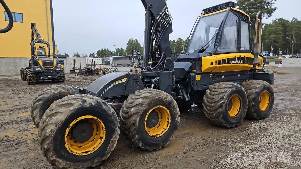 Ponsse Fox ハーベスター