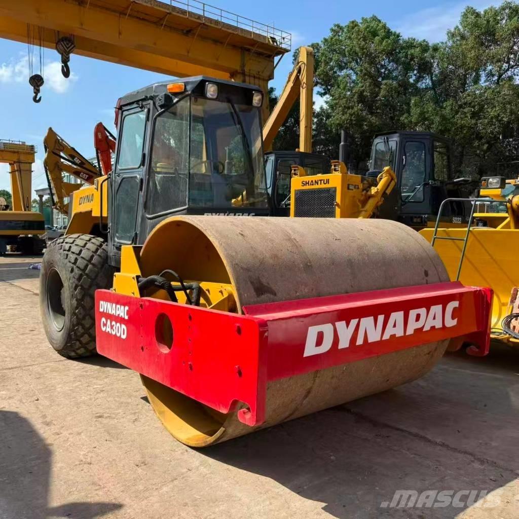 Dynapac CA 30 D 振動ローラ
