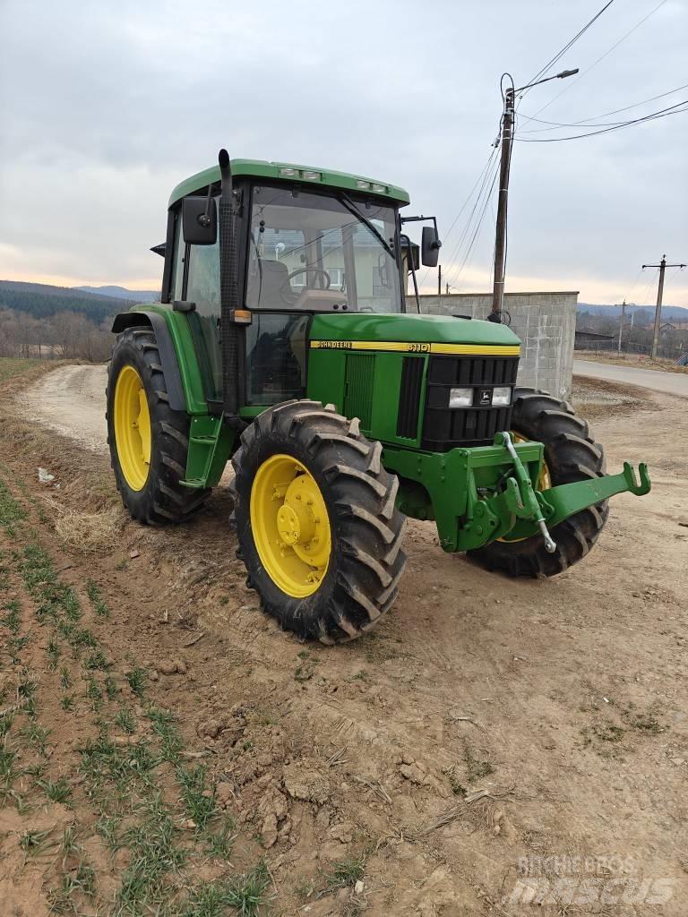John Deere 6100 トラクター
