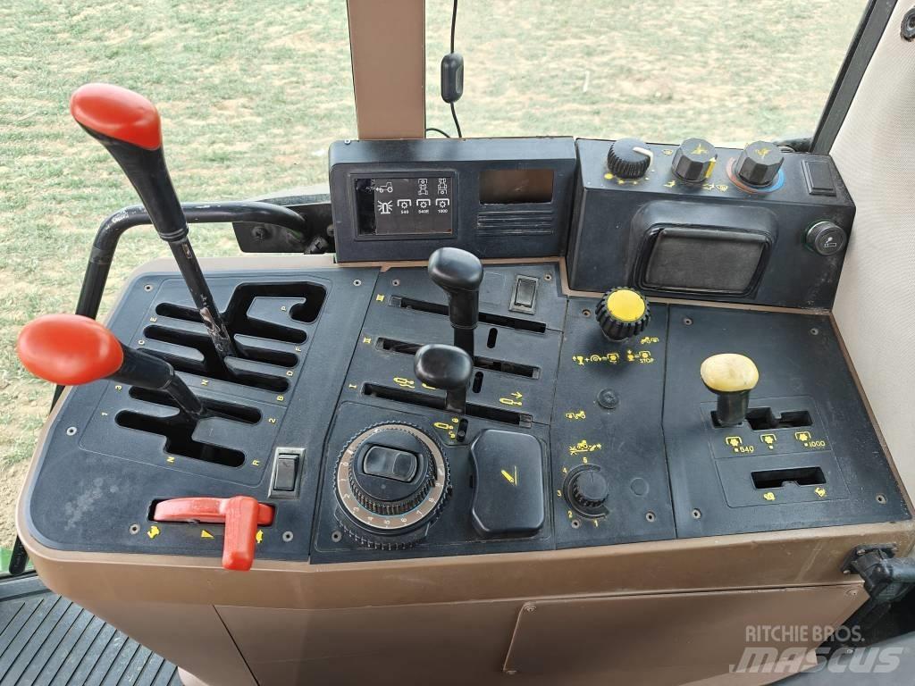 John Deere 6100 トラクター