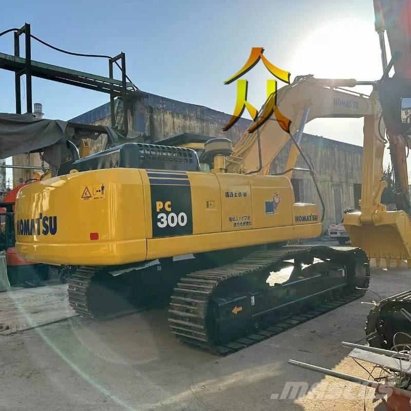Komatsu PC 300 大型油圧ショベル12t以上（パワーショベル・ユンボ）