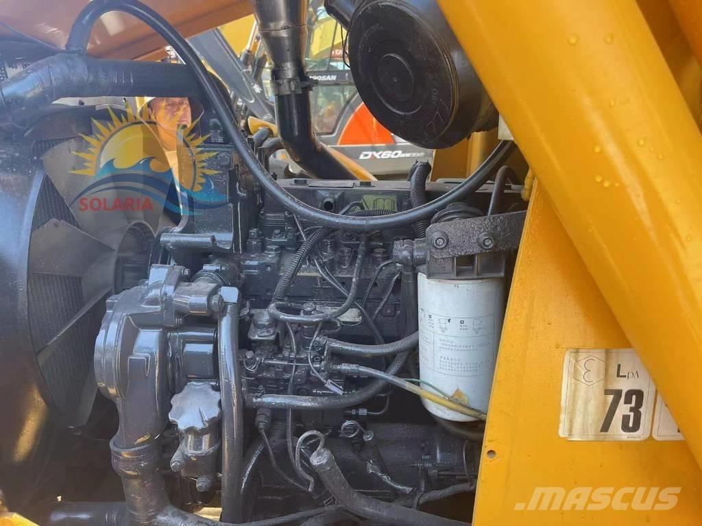 JCB Vibromax 4CX バックホーローダー