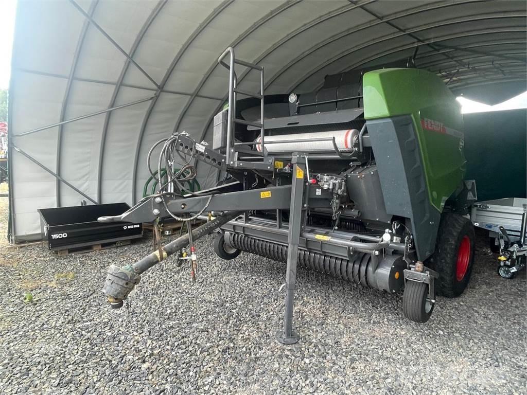 Fendt Rotana 160 V ラウンドベーラー