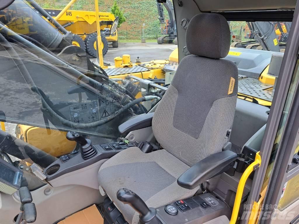 Volvo EC 220 DL 大型油圧ショベル12t以上（パワーショベル・ユンボ）
