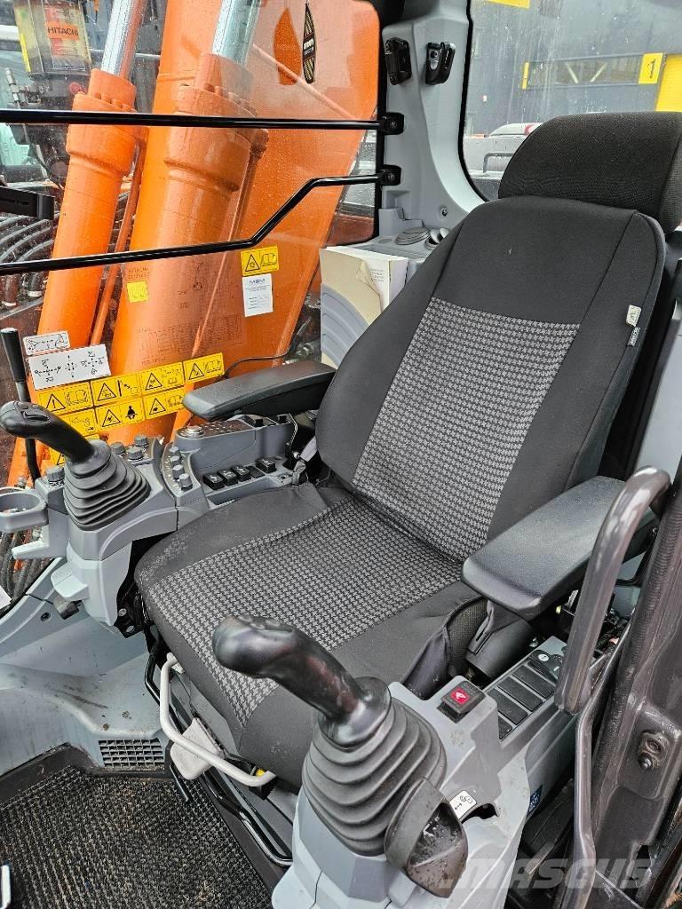 Hitachi ZX 135 US-7 大型油圧ショベル12t以上（パワーショベル・ユンボ）
