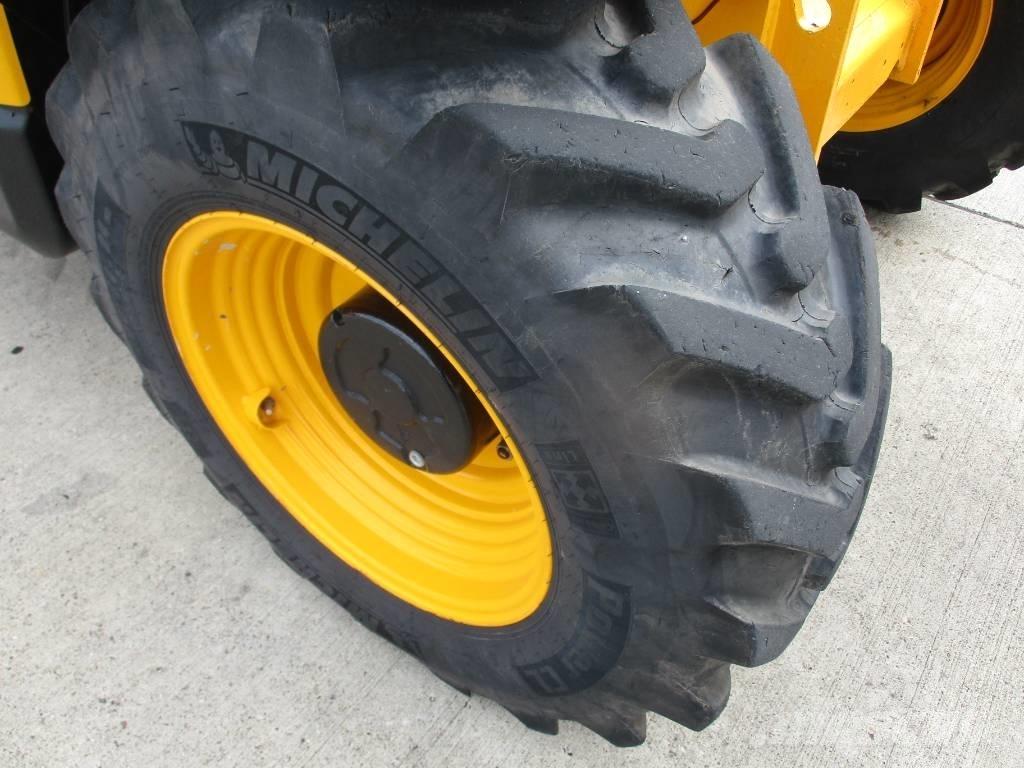 JCB 535-95 (599) テレスコーピックハンドラー