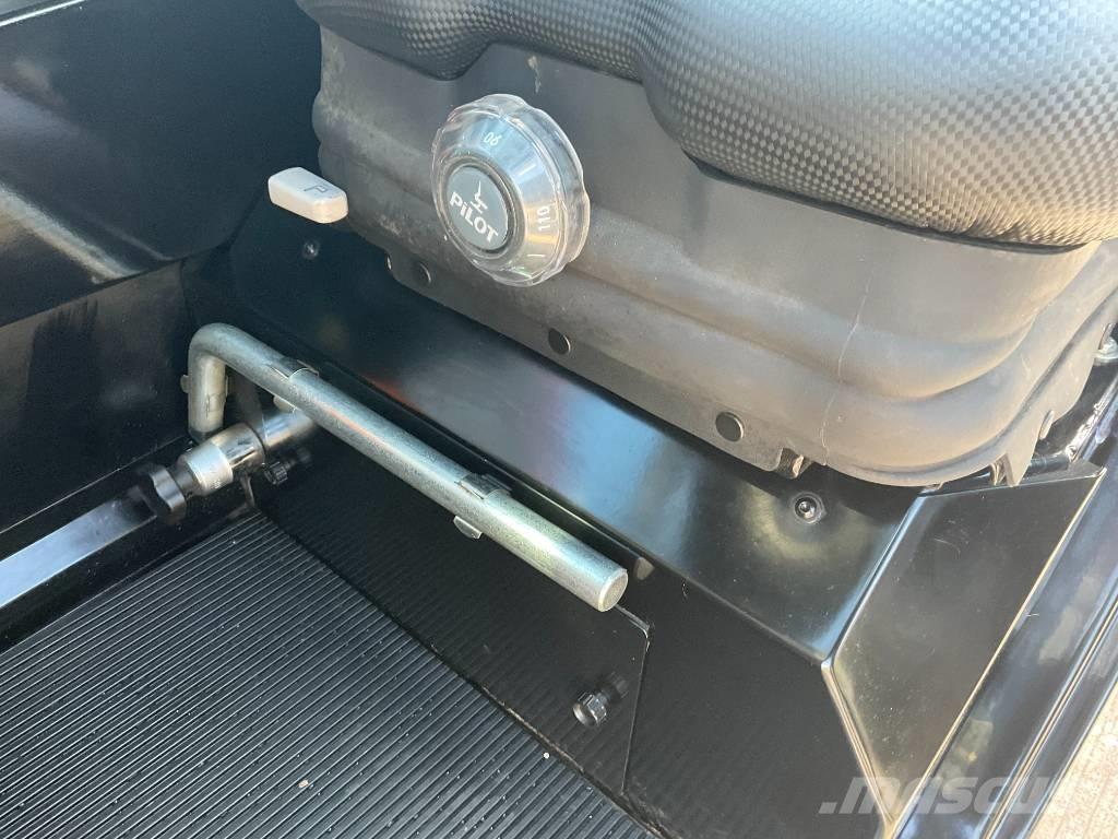 Manitou ULM 412 H テレスコーピックハンドラー