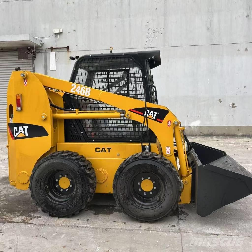 CAT 246 B ミニローダー