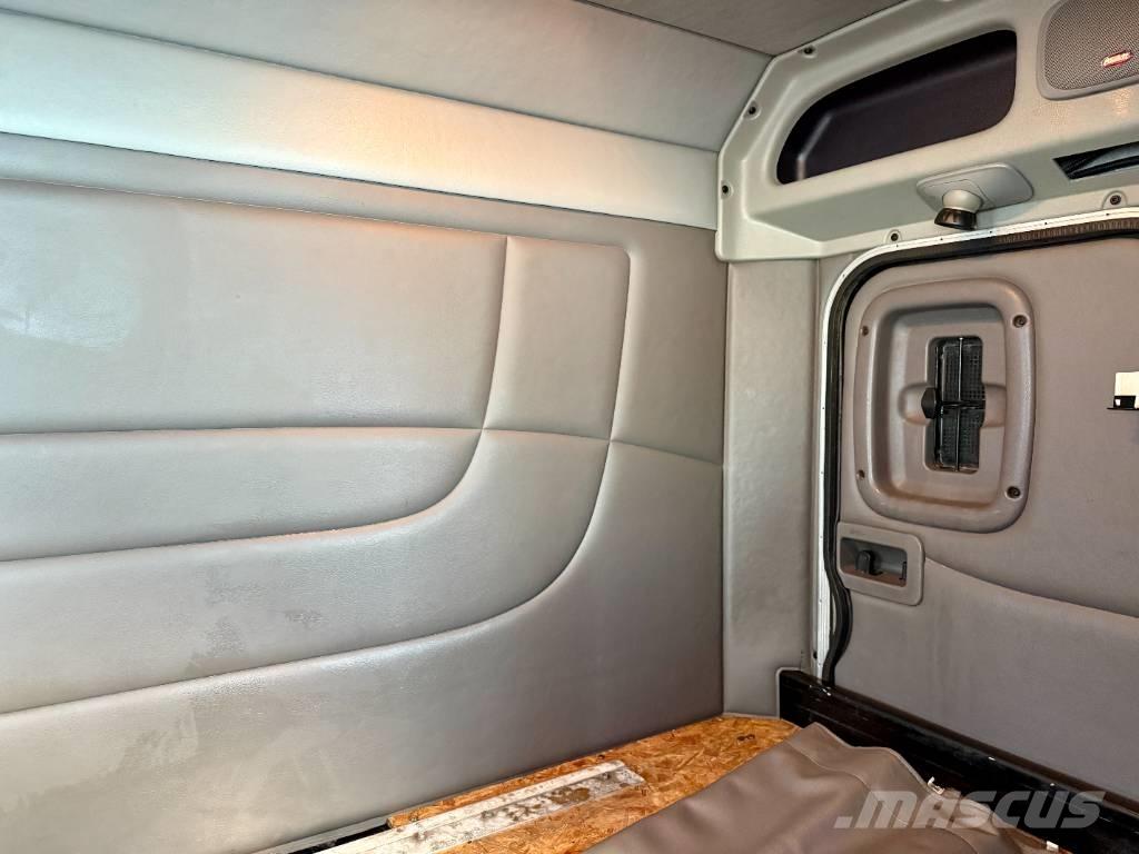 Peterbilt 367 中古トラクターヘッド | トレーラーヘッド