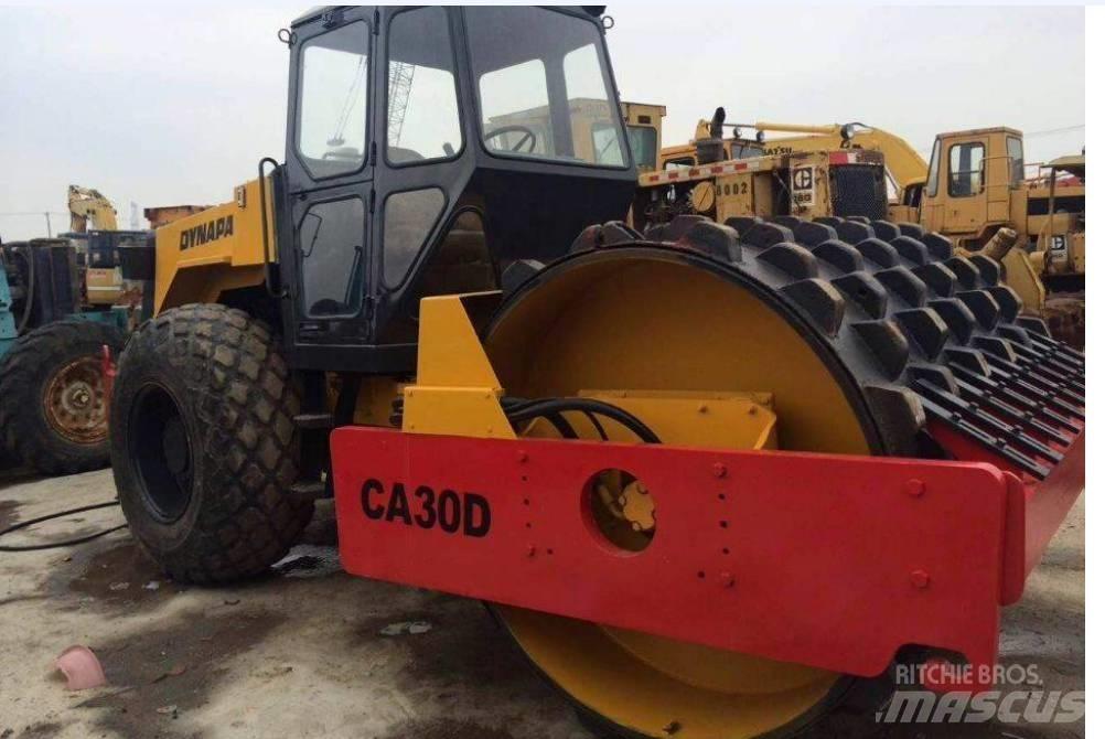 Dynapac CA 30 D 振動ローラ