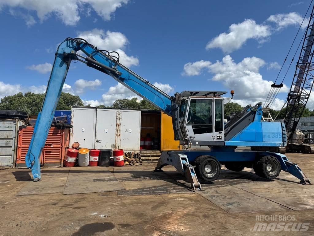 Fuchs MHL 335 廃棄物／工業産廃処理機