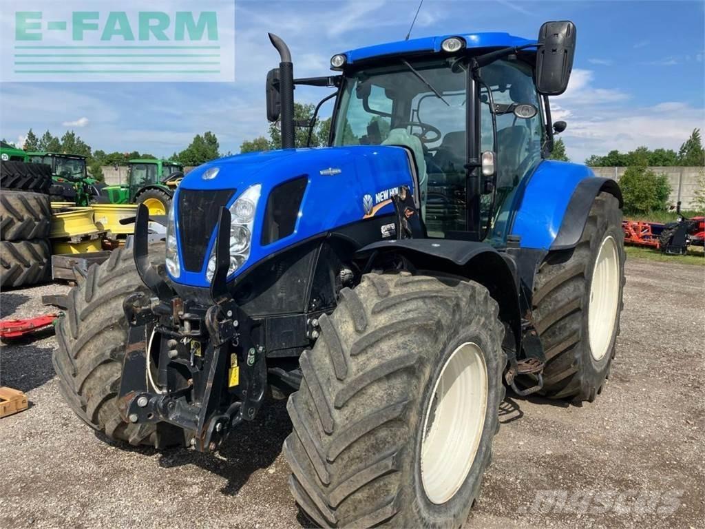 New Holland T7.220 トラクター