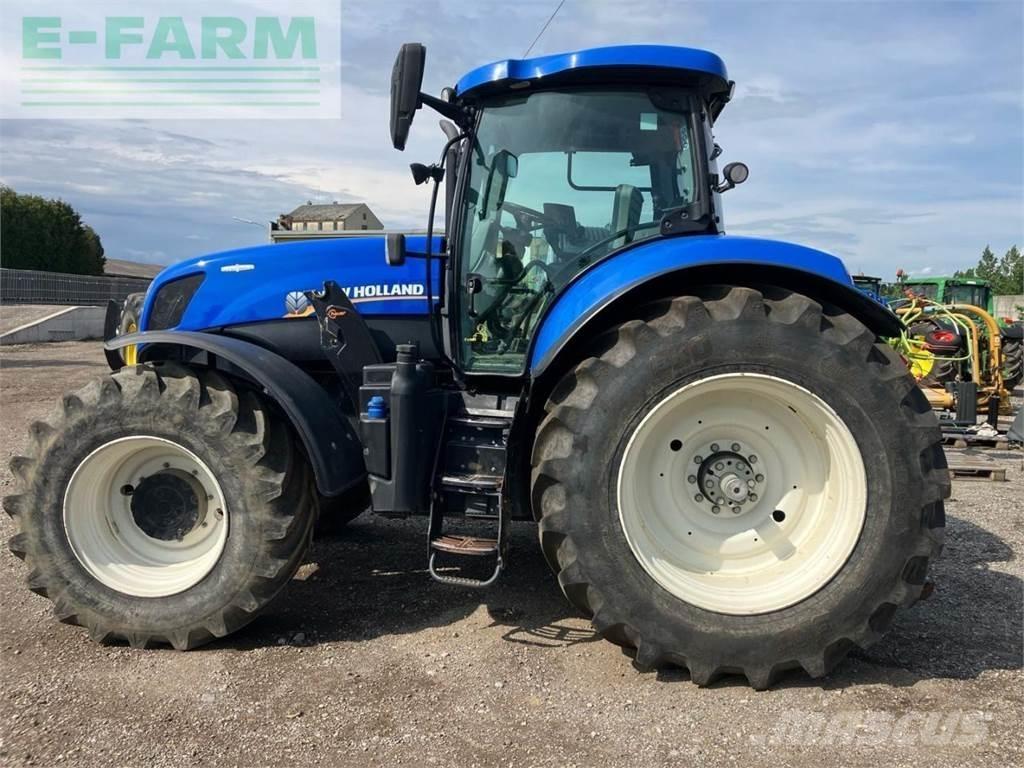 New Holland T7.220 トラクター