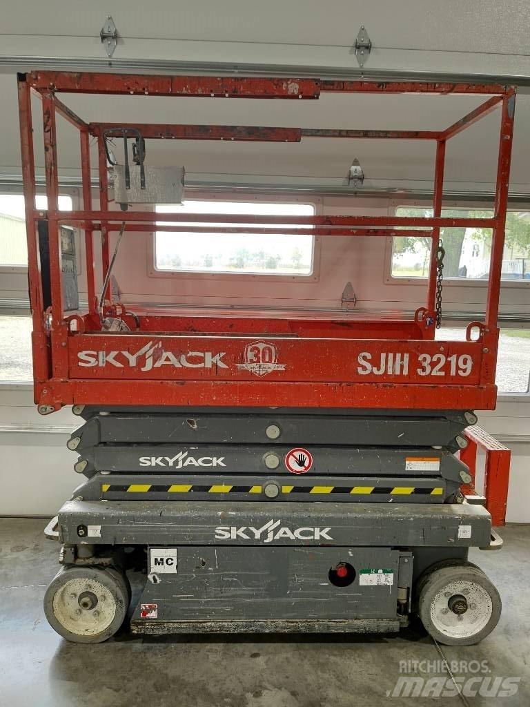 SkyJack SJ III 3219 シザースリフト