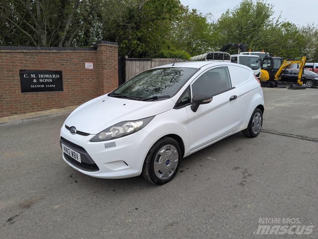 Ford Fiesta Van パネルバン