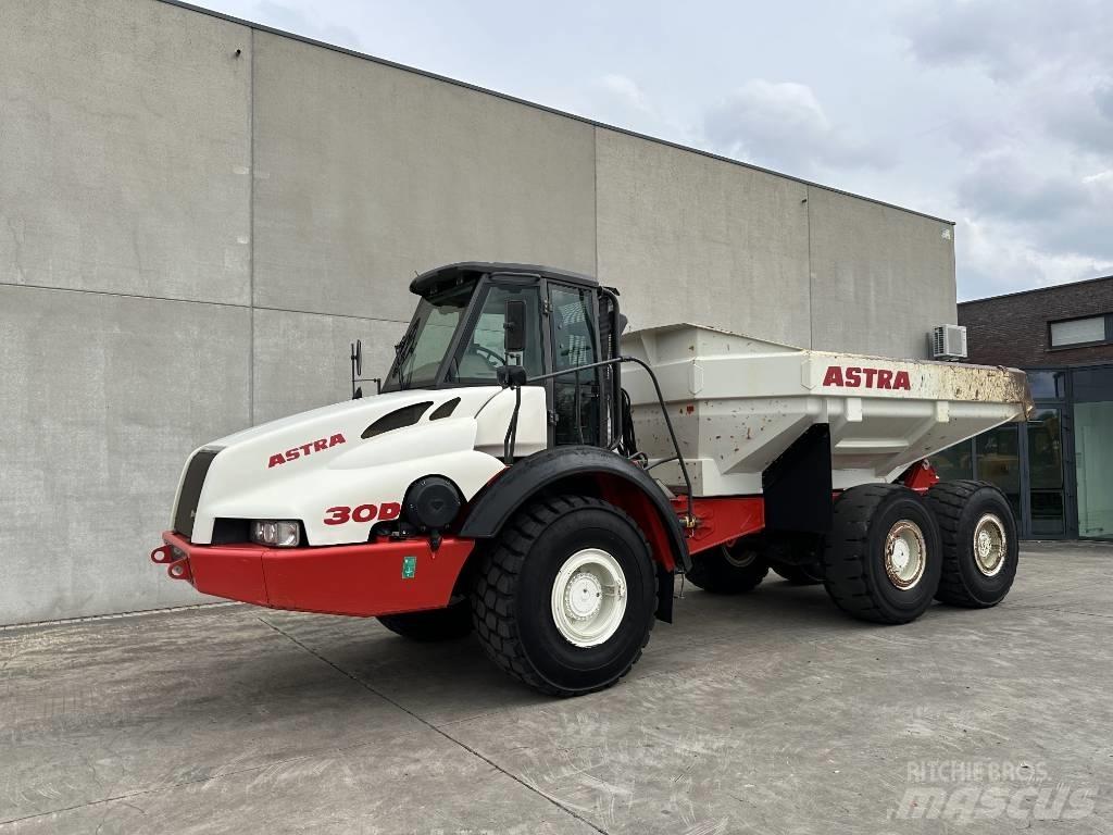 Astra 30D アーティキュレート式ダンプトラック