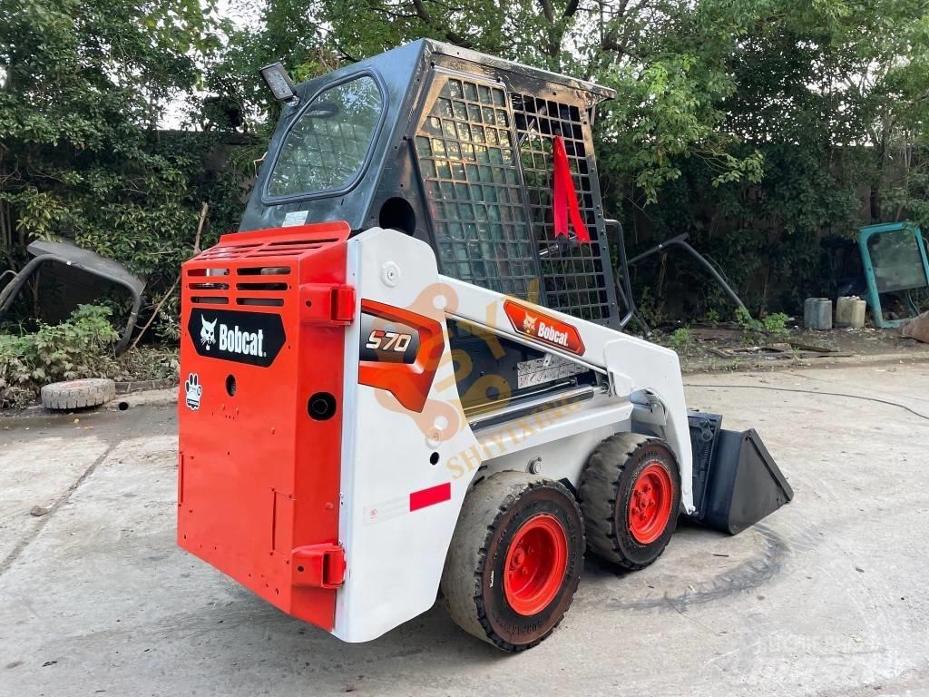 Bobcat S70 スキッドステアローダー