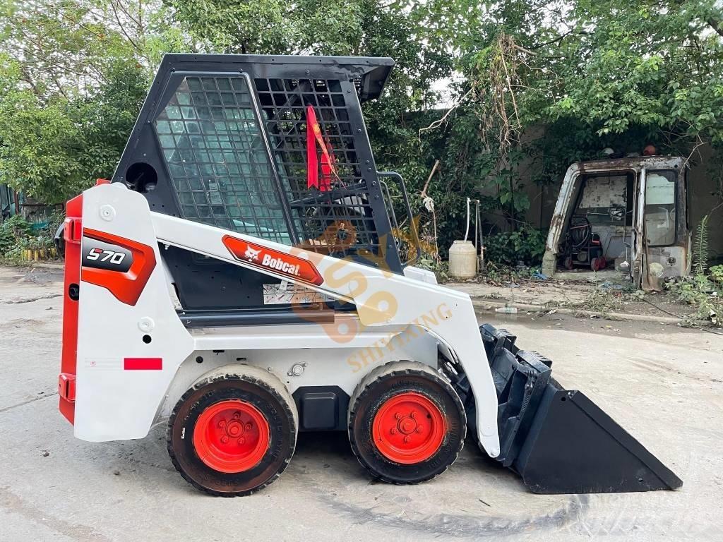 Bobcat S70 スキッドステアローダー