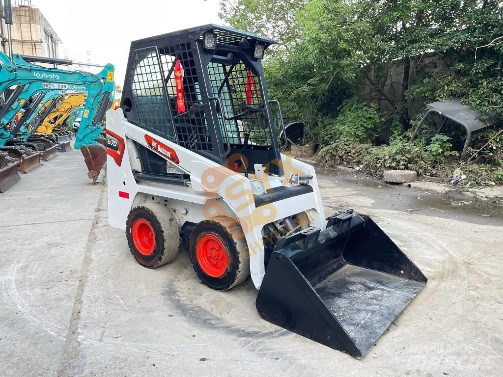 Bobcat S70 スキッドステアローダー