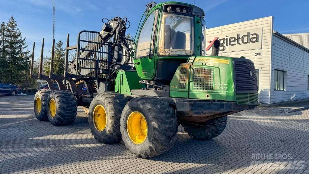 John Deere 1110 E フォワーダー