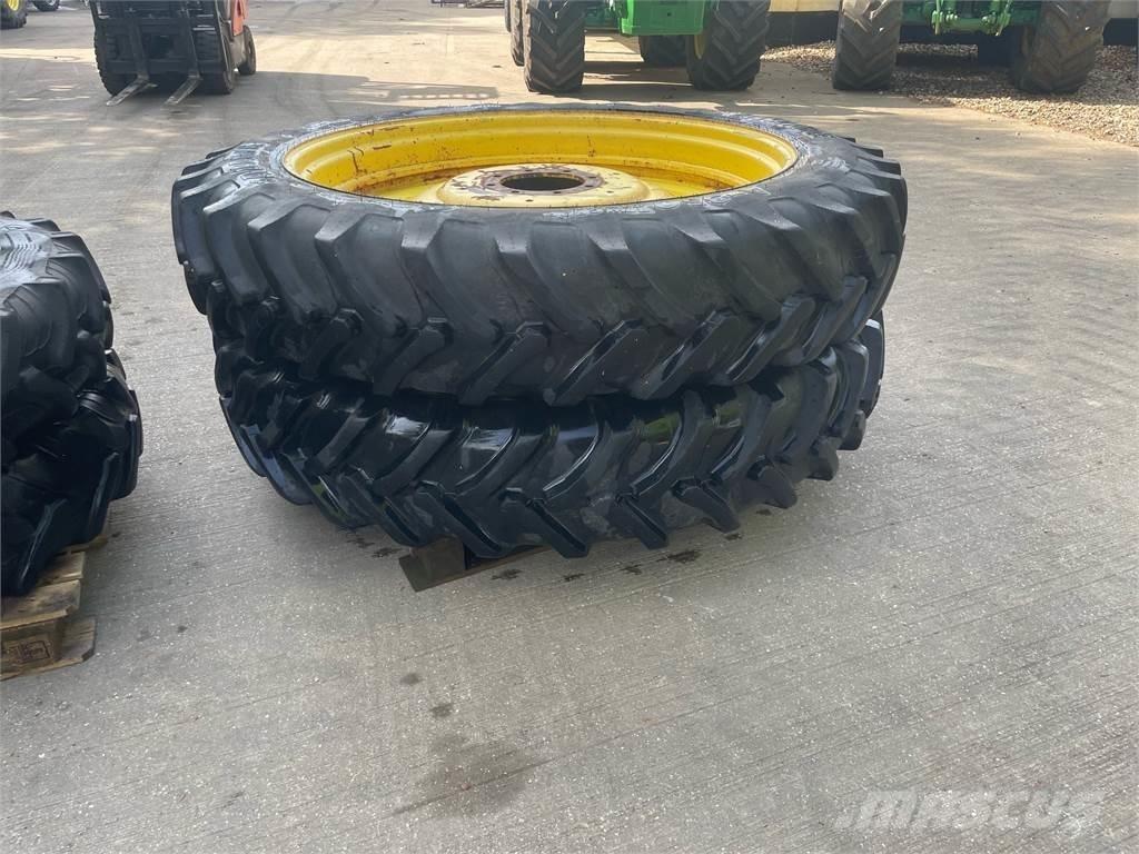  340/85R48 タイヤ、ホイル、リム