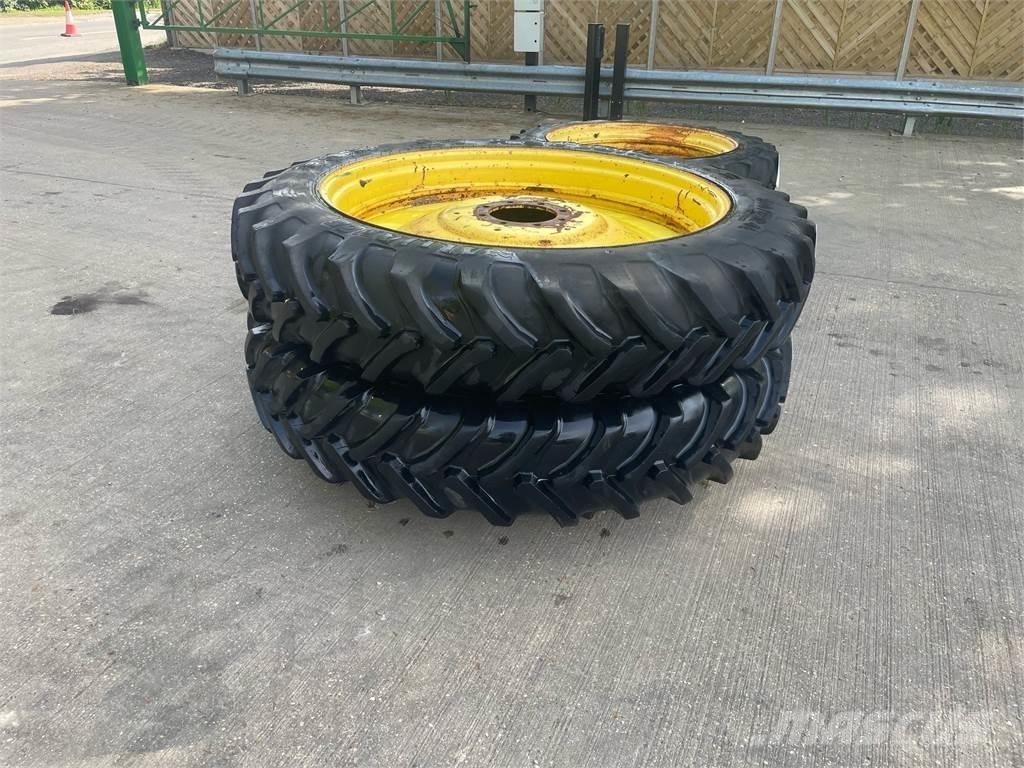  340/85R48 タイヤ、ホイル、リム