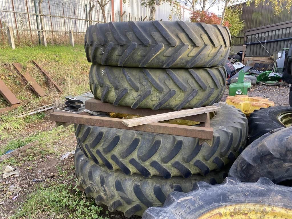  380/105R50 タイヤ、ホイル、リム