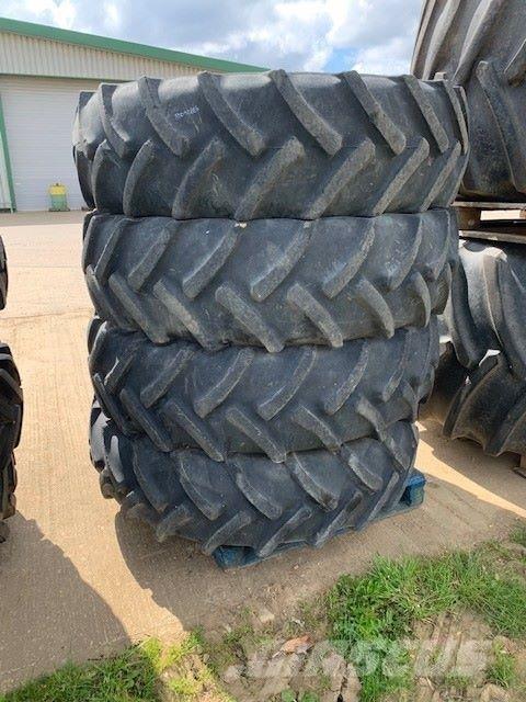  380/85R34 タイヤ、ホイル、リム