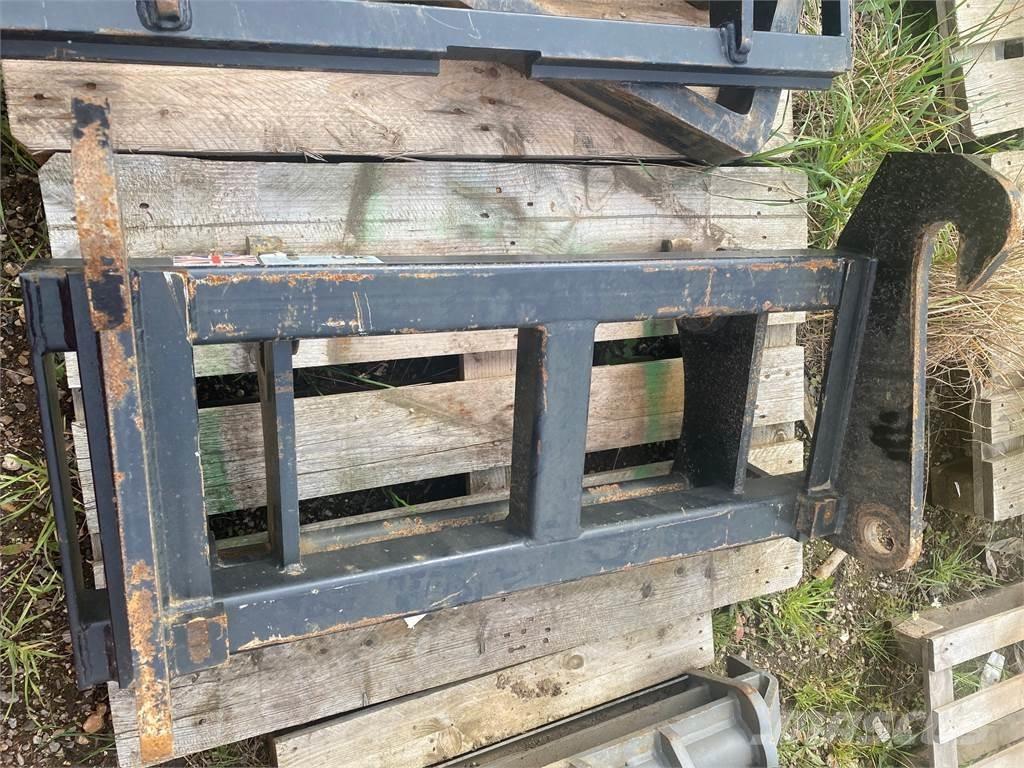  ADAPTOR PLATE 農業用テレハンドラー