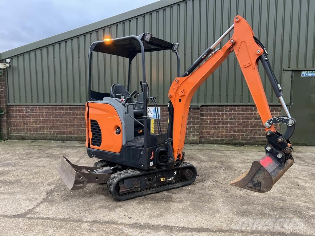 Bobcat E17 ミニ油圧ショベル 7t以下（ミニユンボ・ミニディガー）