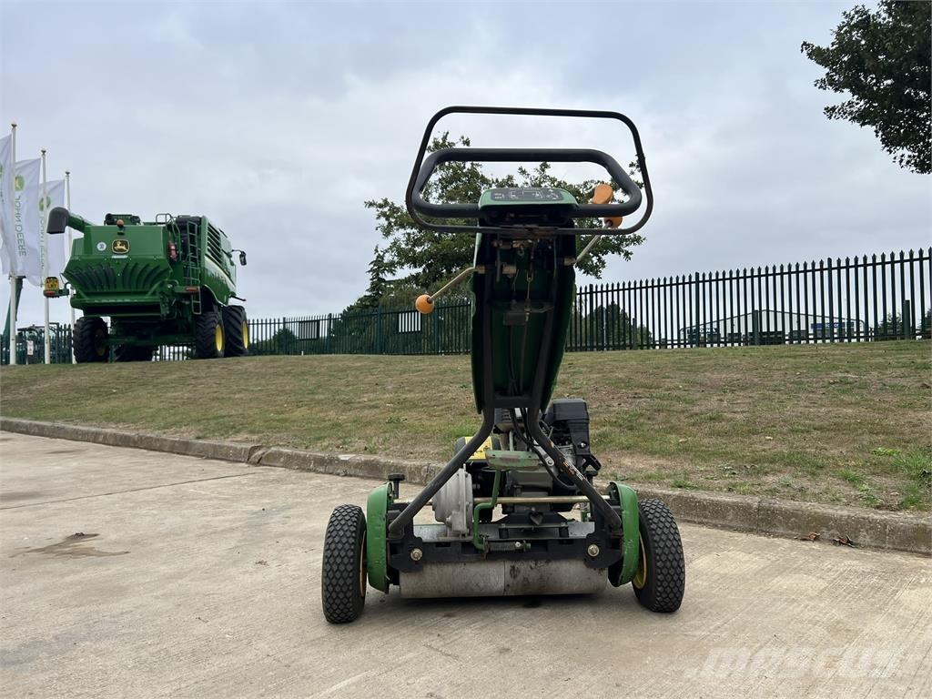 John Deere 220C 農業機械 -　その他