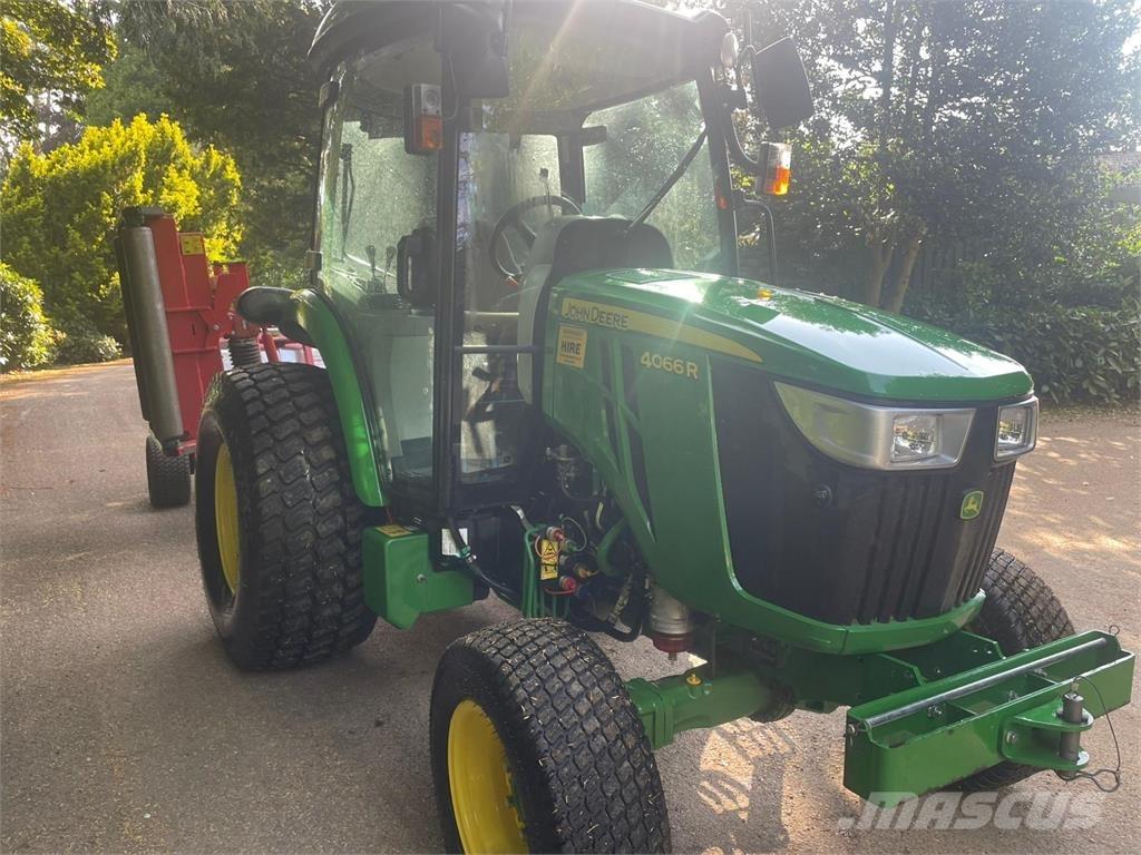 John Deere 4066R コンパクトトラクター