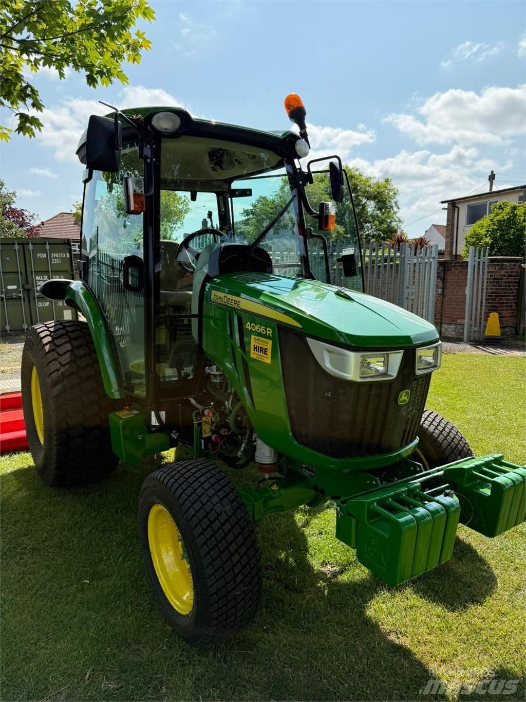 John Deere 4066R コンパクトトラクター