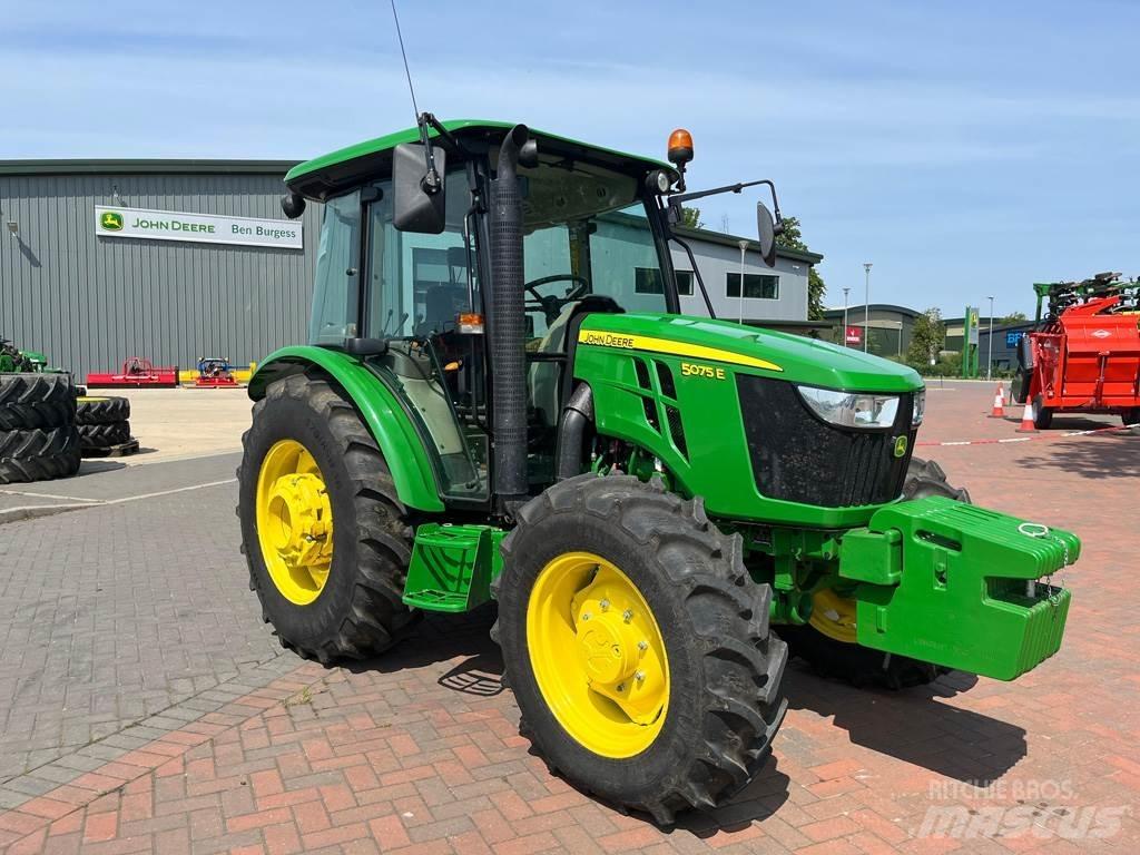 John Deere 5075E トラクター