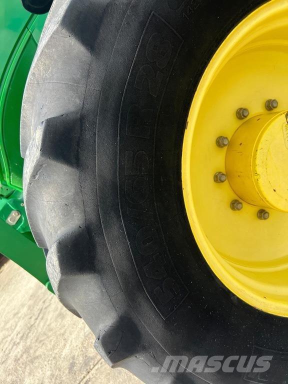 John Deere 6150R トラクター