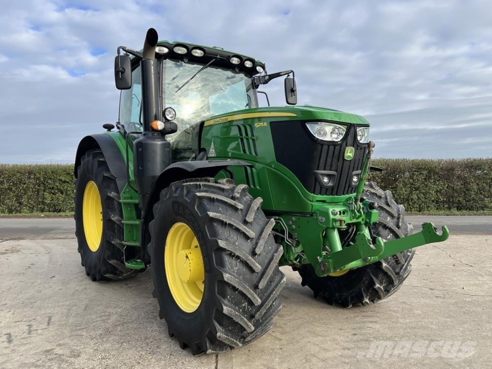 John Deere 6215R トラクター