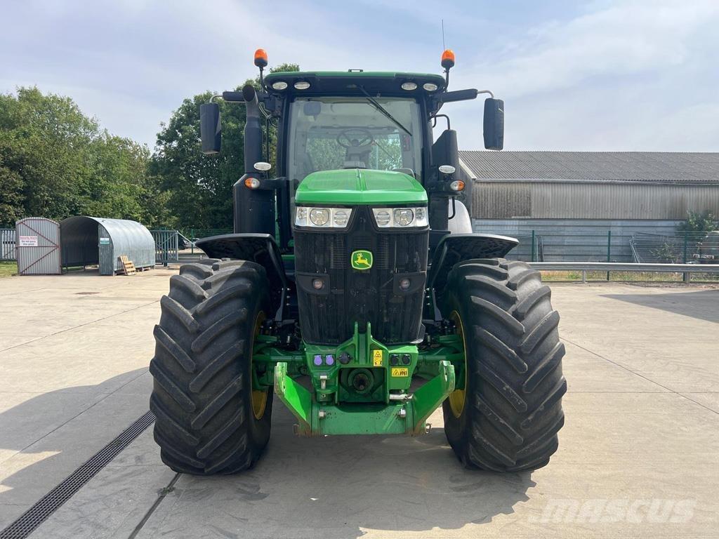 John Deere 7310R トラクター