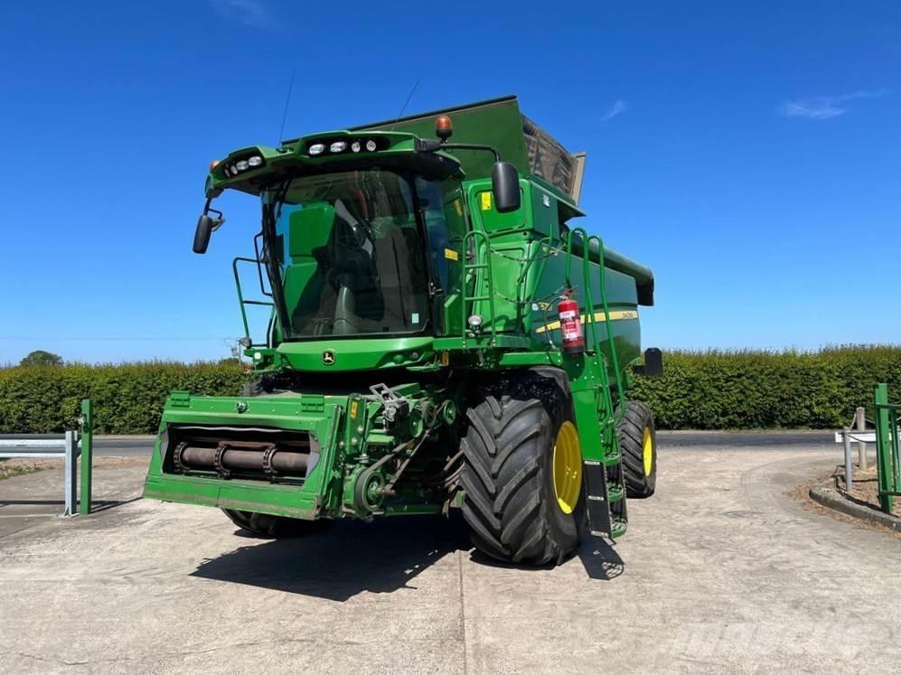 John Deere T670HM コンバイン