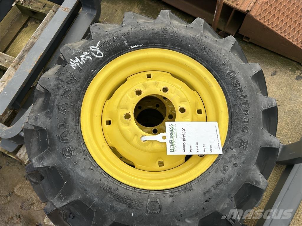 John Deere TYRES コンパクトトラクター