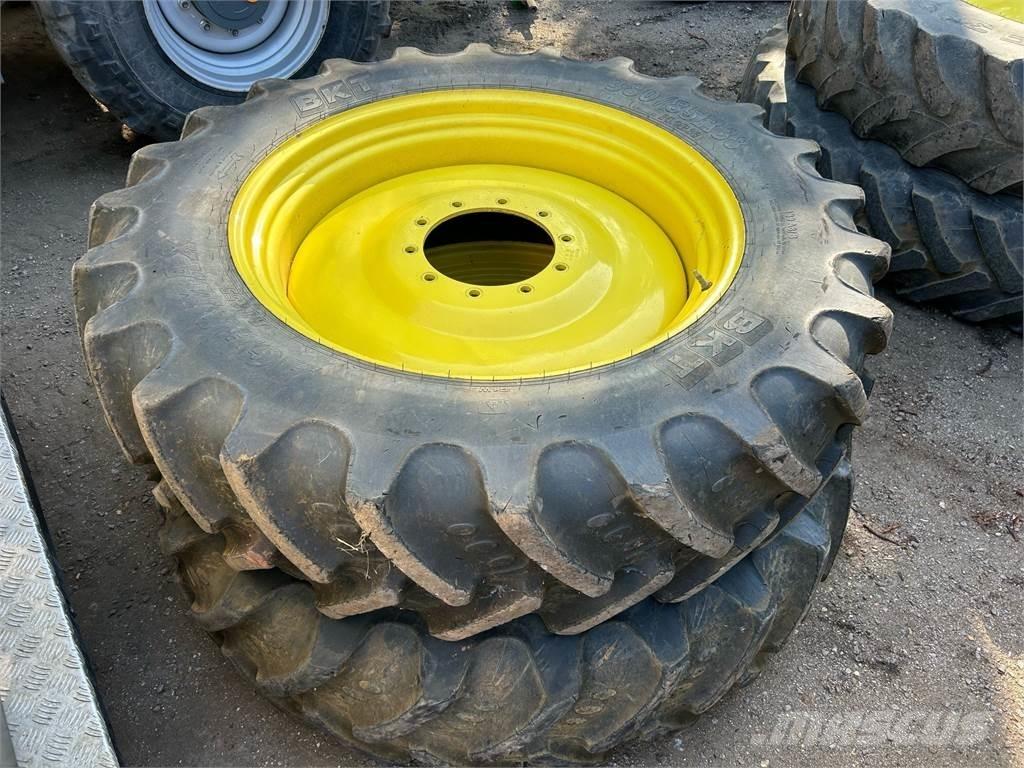 John Deere TYRES 農業機械 -　その他